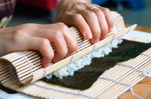 Cách làm kimbap cuộn rong biển Hàn Quốc tại nhà