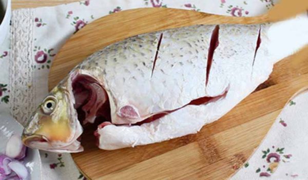 2 cách làm lẩu cá chép cực đơn giản mà lại thơm ngon hết ý