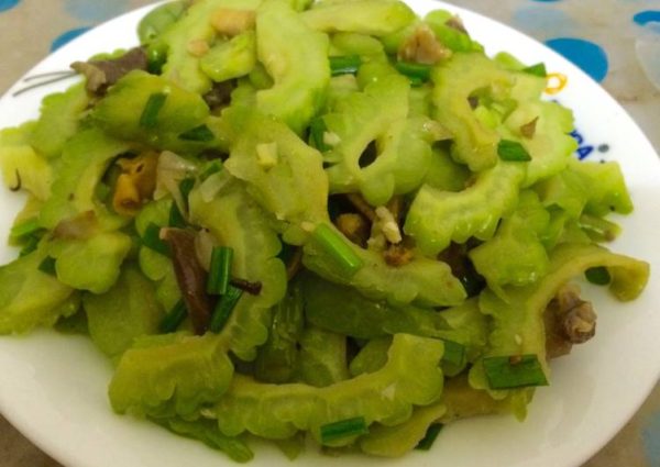 Cách làm lòng gà xào mướp ngon tuyệt cú mèo cho cả gia đình