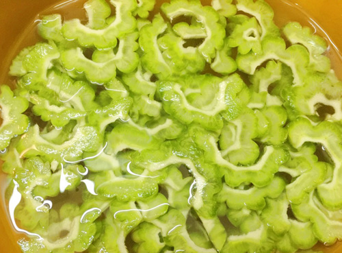 Cách làm lòng gà xào mướp ngon tuyệt cú mèo cho cả gia đình