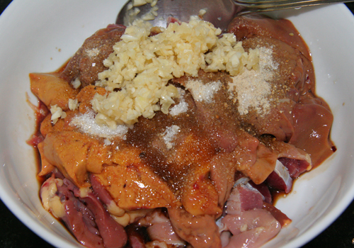 Cách làm lòng gà xào mướp ngon tuyệt cú mèo cho cả gia đình