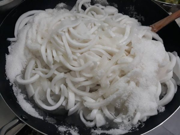 Cách làm mứt dừa sợi cực ngon đón Tết