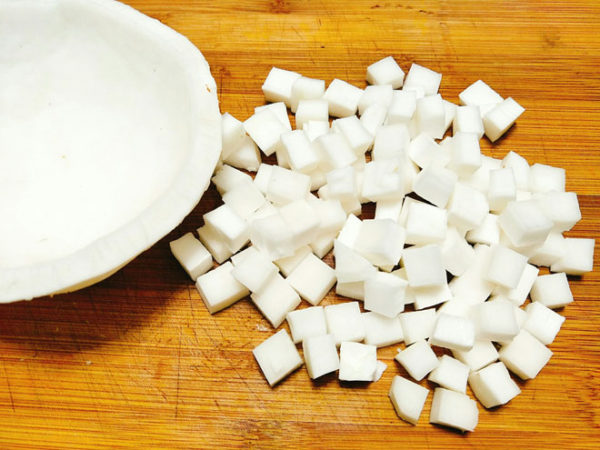 Cách làm mứt dừa viên ngon lạ đẹp mắt nhân ngày Tết