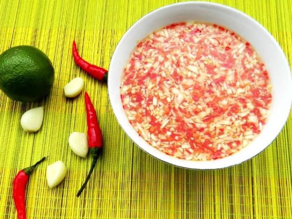 Cách làm nộm tai heo hoa chuối đơn giản ngon sần sật