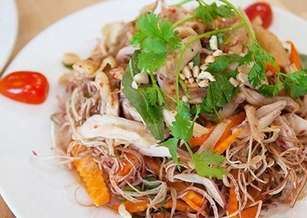 Cách làm nộm tai heo hoa chuối đơn giản ngon sần sật