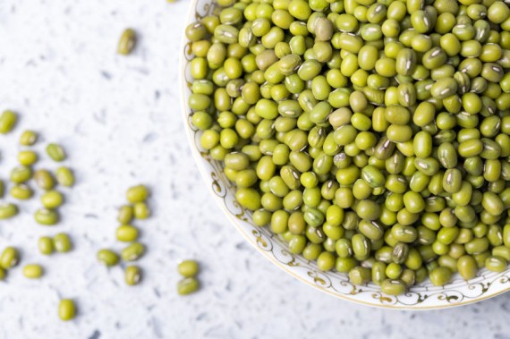 Cách làm óc heo chưng đậu xanh bổ dưỡng cho các sĩ tử mùa thi