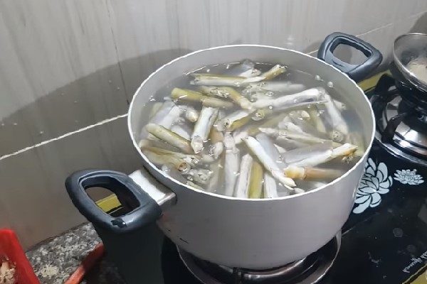 Cách làm ốc móng tay xào me đơn giản ngon tuyệt