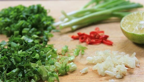 Cách làm ốc xào măng chua cay đặc trưng xứ Thanh