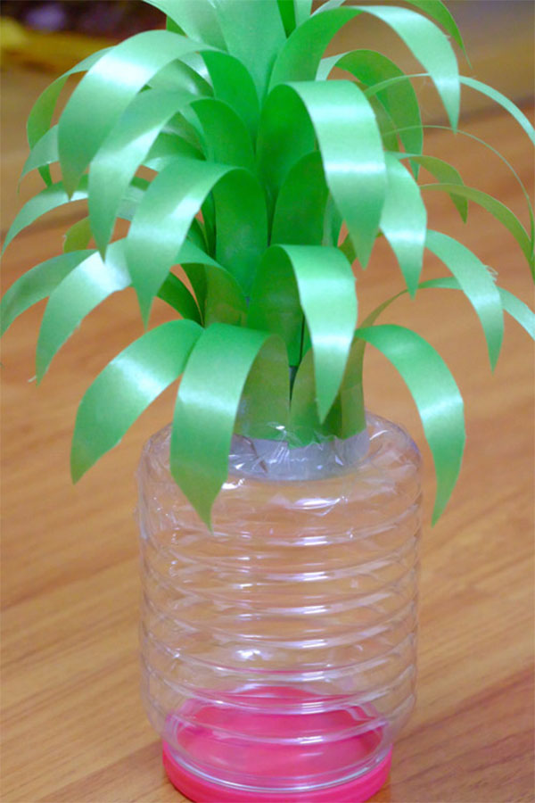 Cách làm quả dứa bằng kẹo oishi chỉ với ba bước