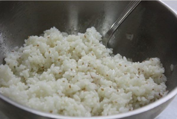 Cách làm sushi đậu hũ siêu lạ mắt lại cực thơm ngon