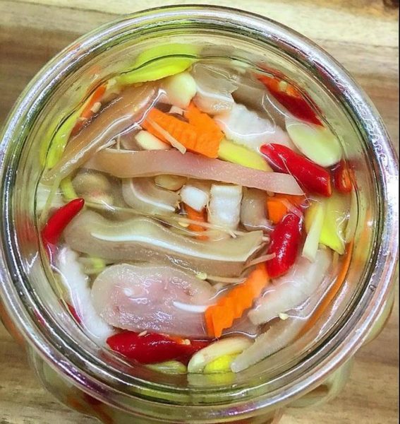 Cách làm tai heo ngâm sả tắc giòn sật sật, siêu hấp dẫn không thể bỏ qua