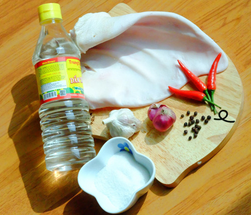 Cách làm tai heo ngâm sả tắc giòn sật sật, siêu hấp dẫn không thể bỏ qua