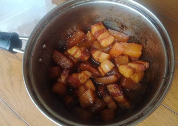 Cách làm thịt ba chỉ kho củ cải thơm ngon, hấp dẫn cho cả gia đình