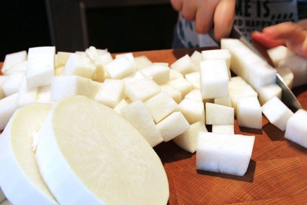 Cách làm thịt ba chỉ kho củ cải thơm ngon, hấp dẫn cho cả gia đình