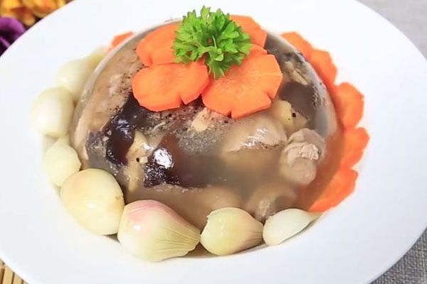 Cách làm thịt gà nấu đông thơm ngon lạ miệng mà không hề ngấy