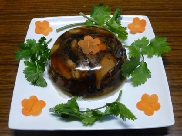 Cách làm thịt gà nấu đông thơm ngon lạ miệng mà không hề ngấy