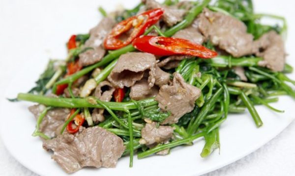 Cách làm thịt trâu xào rau muống mềm, ngon, đơn giản