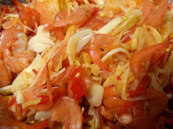 Cách làm tôm chua ngọt ngon mê ly, siêu hấp dẫn