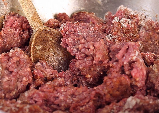 Cách làm xúc xích ngon đơn giản nhất tại nhà