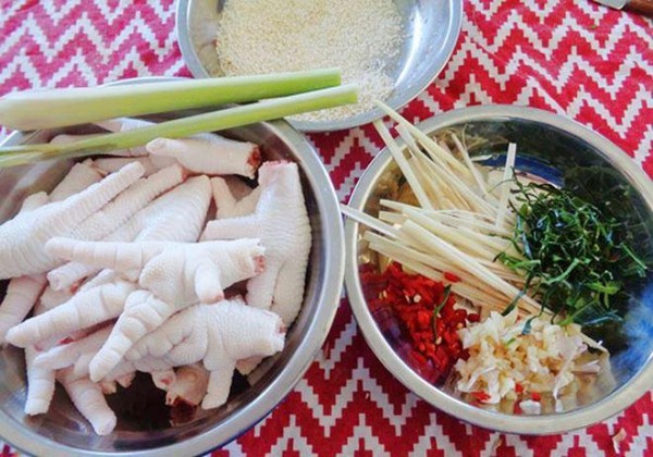 Cách luộc chân gà ngon giòn, vàng ruộm mau chín