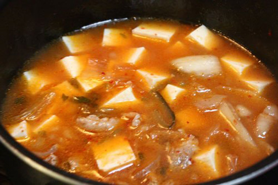 Cách nấu canh kim chi hàn quốc đơn giản tại nhà