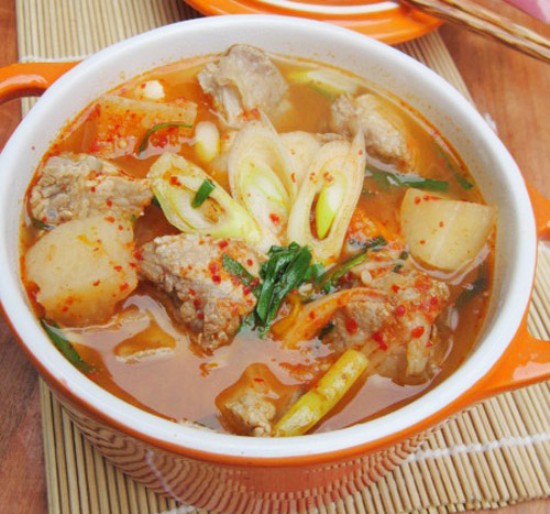 Cách nấu canh kim chi hàn quốc đơn giản tại nhà