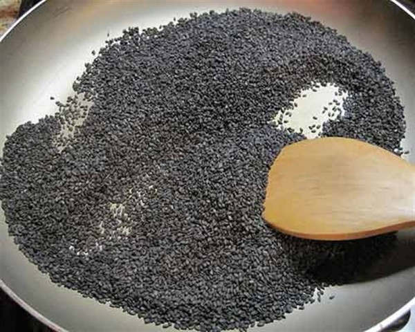 Cách nấu chè mè đen ngon và bổ cho bà bầu