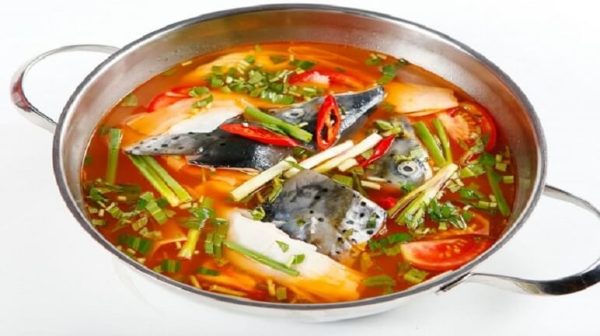 Cách nấu lẩu cá hồi bổ dưỡng không tanh ngay tại nhà