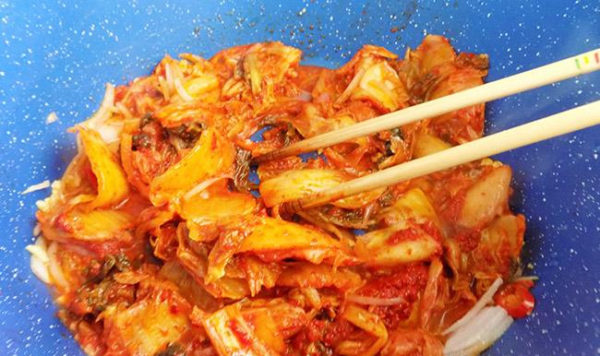 Cách nấu lẩu kim chi hải sản Hàn Quốc ngon chuẩn vị