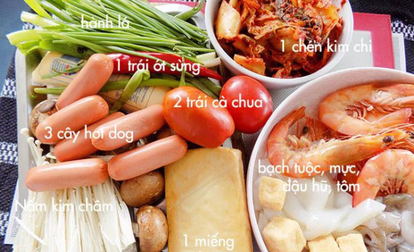 Cách nấu lẩu kim chi hải sản Hàn Quốc ngon chuẩn vị