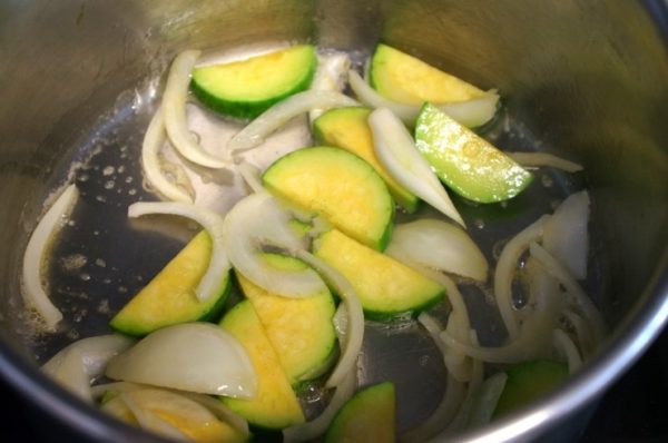 3 cách nấu súp bí đỏ thơm ngon, bổ dưỡng cho cả gia đình