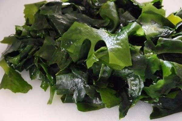 Cách nấu canh rong biển với xương heo ngon ngọt hấp dẫn