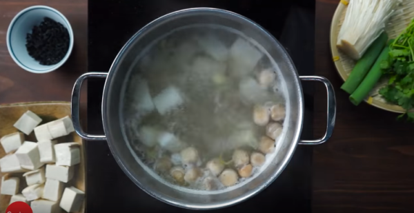 Canh đậu hũ nấu kim châm chay siêu ngon, thanh mát cho cả nhà