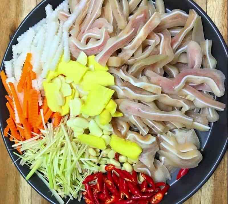 Bật mí công thức cách làm tai heo ngâm sả tắc siêu dễ siêu ngon