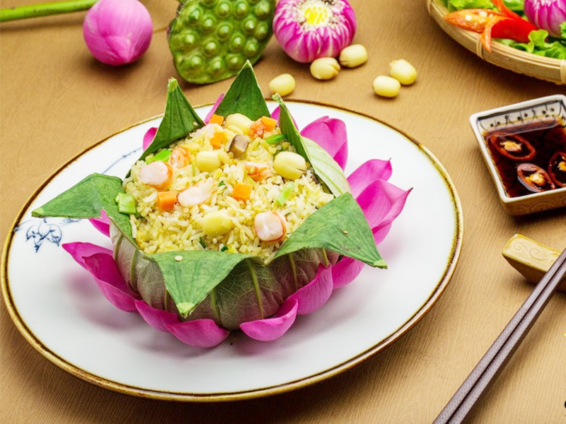Công thức cách làm cơm gói lá sen đậm vị quê hương