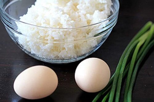 Bật mí cách làm món cơm chiên cuộn trứng siêu đỉnh