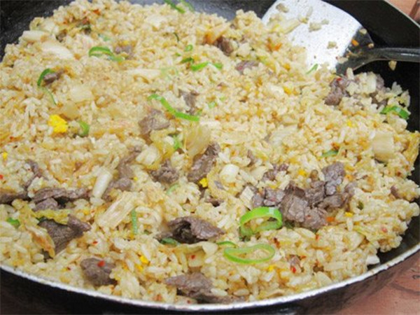 Cơm rang kim chi hấp dẫn cho những ai yêu đồ Hàn