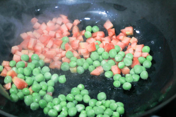 Cơm rang thập cẩm giàu dinh dưỡng cho ngày mới