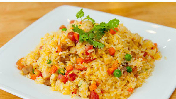 Cơm rang thập cẩm giàu dinh dưỡng cho ngày mới