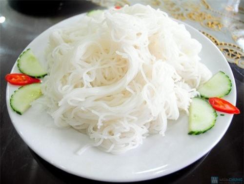 Cách làm trứng cuộn bún đơn giản cho bữa trưa ngon miệng