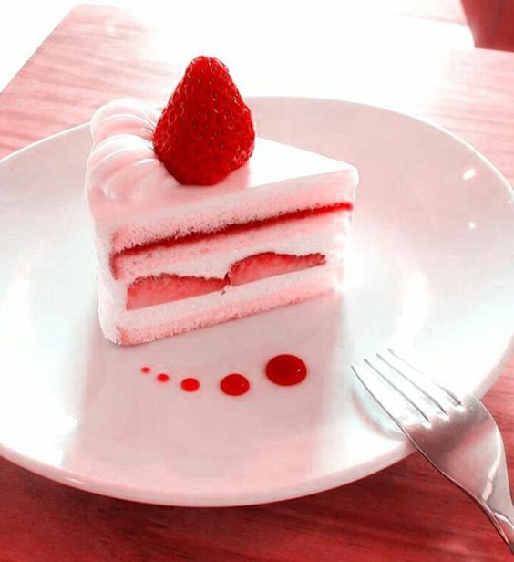 Thành công với cách làm bánh bông lan dâu tây siêu dễ