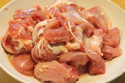 Cách làm gà rang muối tuyệt ngon cho ngày cuối tuần