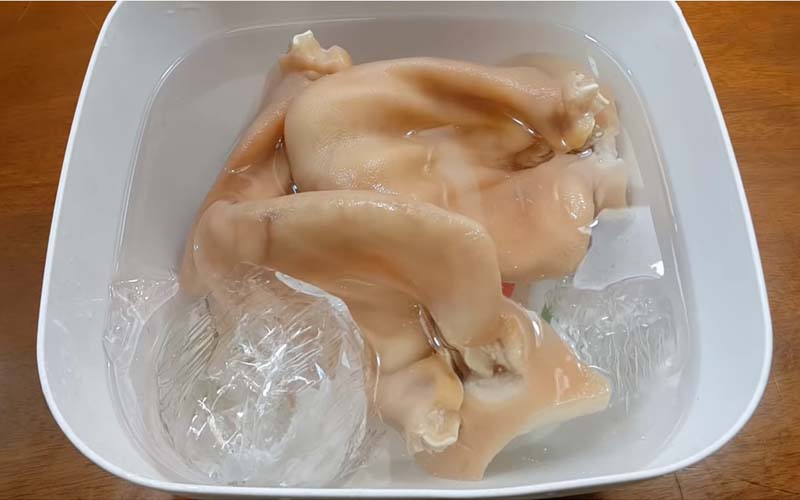 Bật mí công thức cách làm tai heo ngâm sả tắc siêu dễ siêu ngon