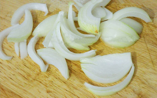 Cách làm thịt trâu xào rau cần ngon đậm đà cho bữa cơm gia đình