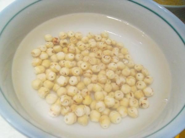 Cách nấu cháo tim gà hạt sen bổ dưỡng cho trẻ nhỏ