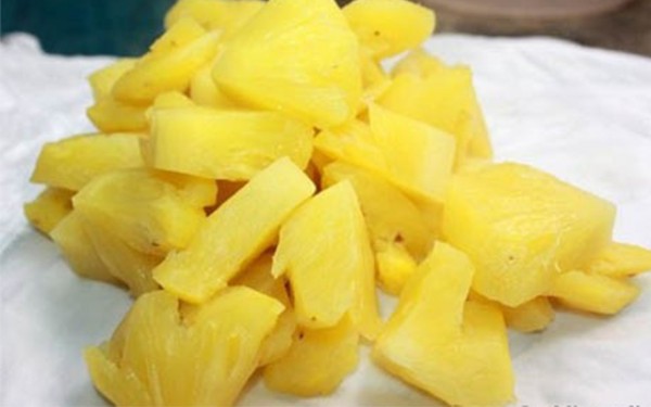 Sinh tố dứa sữa chua dễ làm cho da sáng dáng đẹp