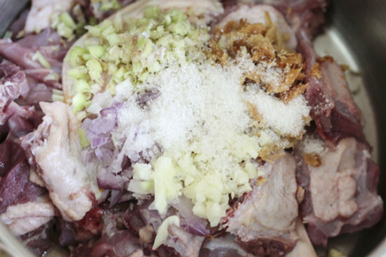 Cách nấu vịt om sấu đậm đà nhất miền Bắc