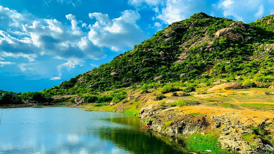 Khám phá vẻ đẹp di tích lịch sử cách mạng núi Cà Đú (Ninh Thuận)