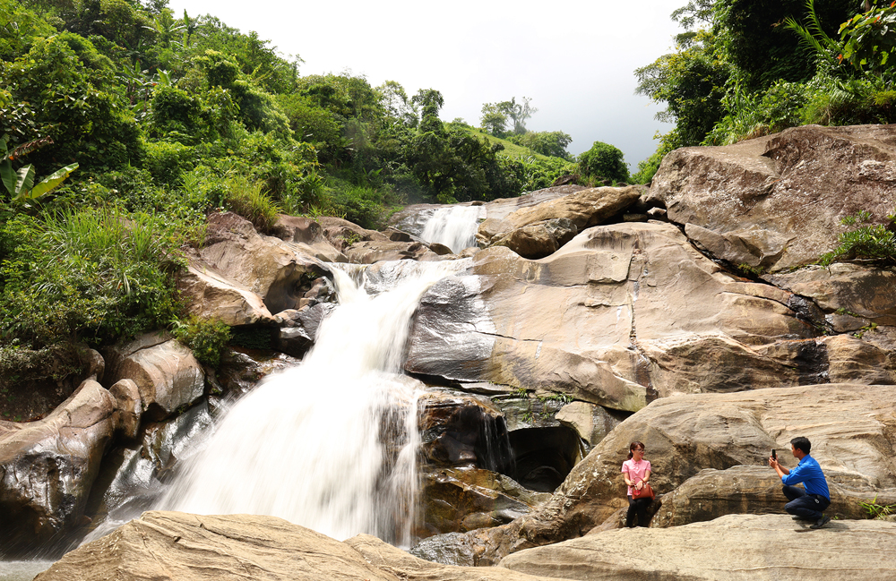 Thác Nậm Chạc (Lào Cai): Điểm đến mới cho những người ưa khám phá