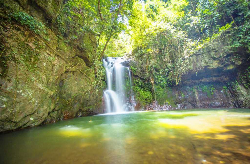Khám phá thác Ngàn Chi (Quảng Ninh)